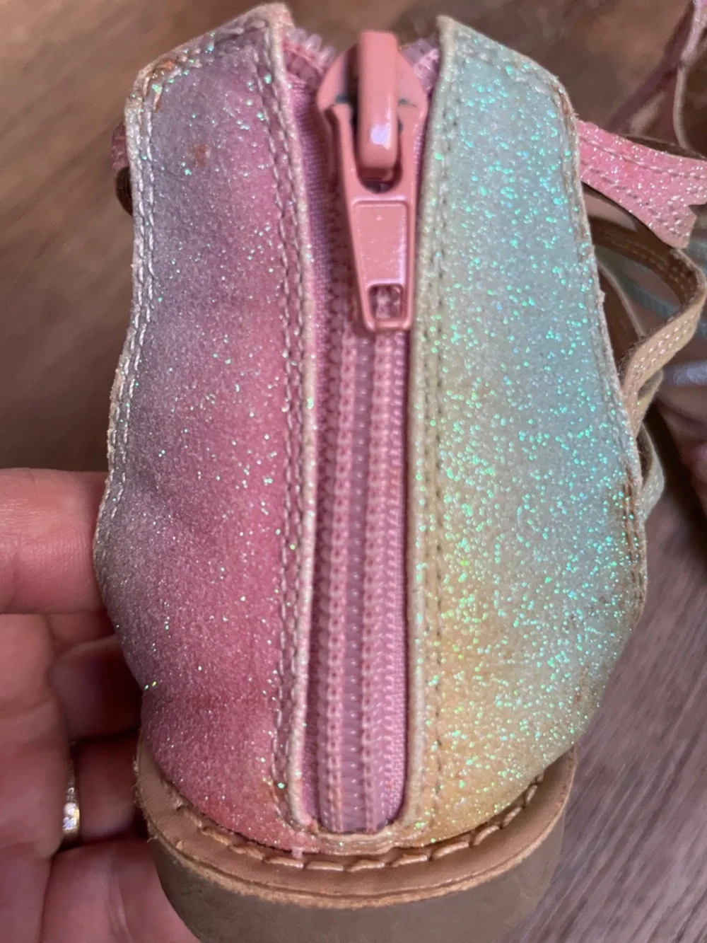 V Girls Rainbow Ombre Glitter Gladiator Sandals Strappy Back Zip Flat Size 4